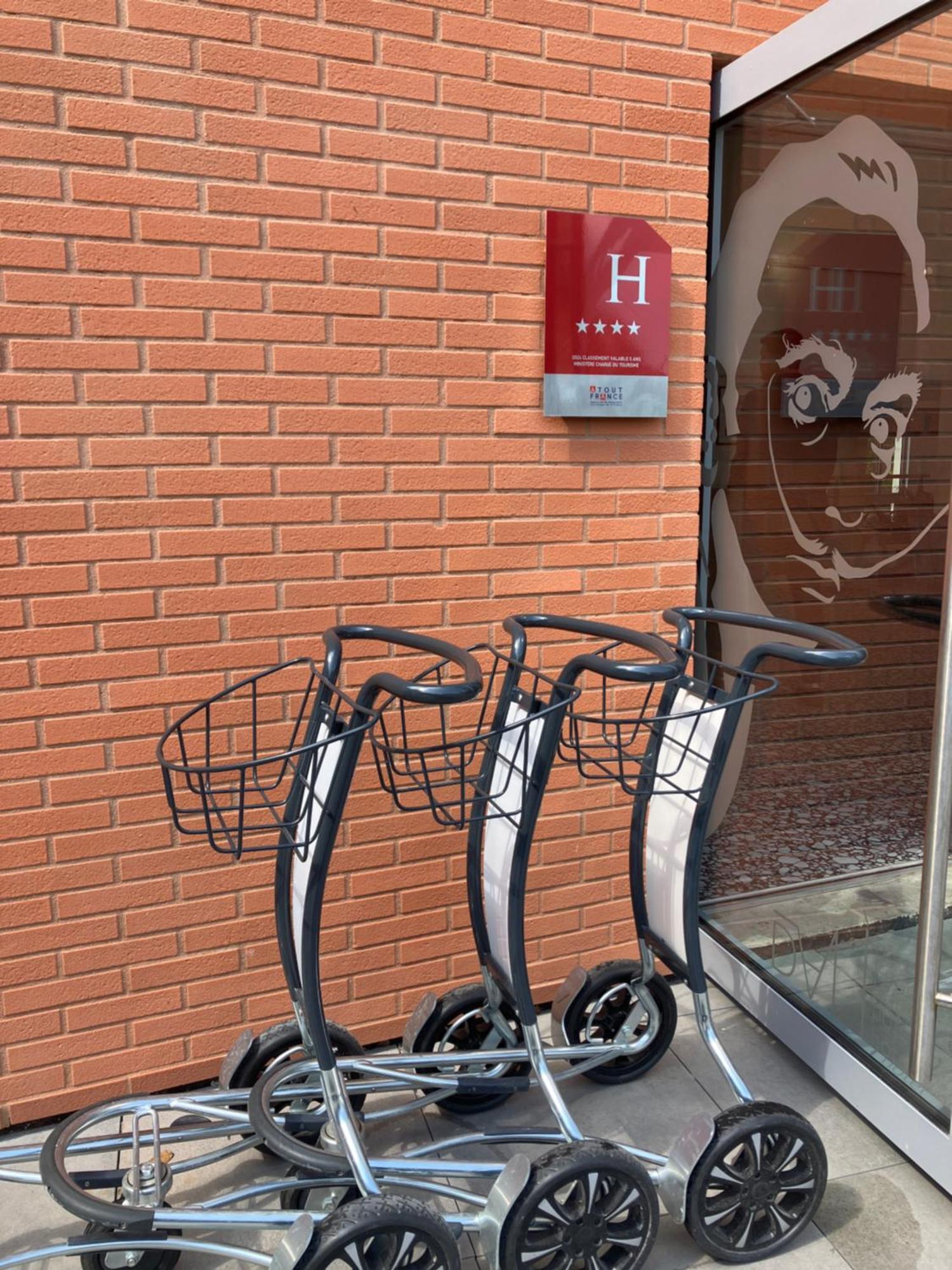 Dali Hotel Montauban Eksteriør bilde