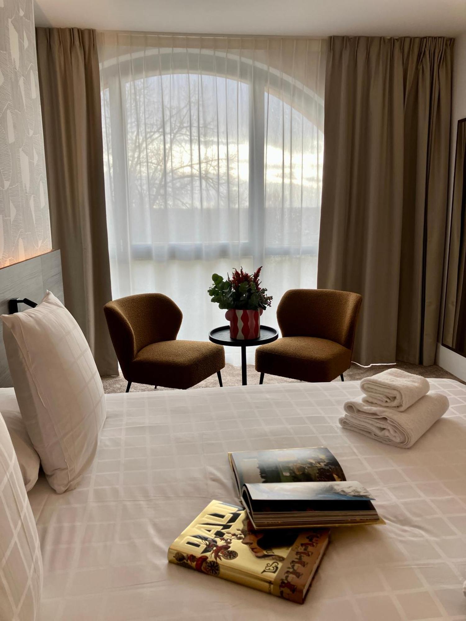 Dali Hotel Montauban Eksteriør bilde