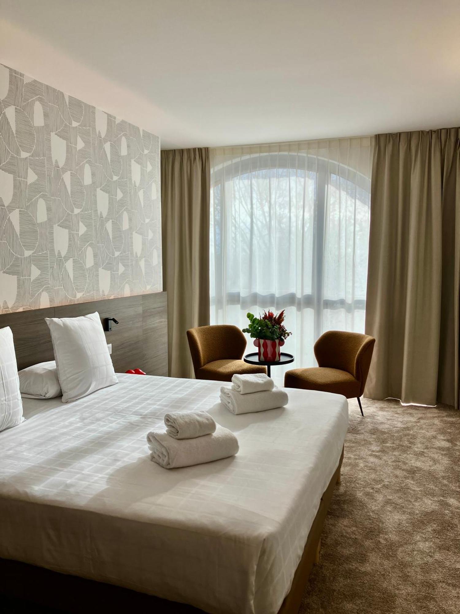 Dali Hotel Montauban Eksteriør bilde